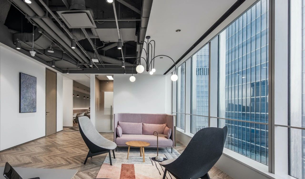 河南路然实业总部办公装建设计实景图
