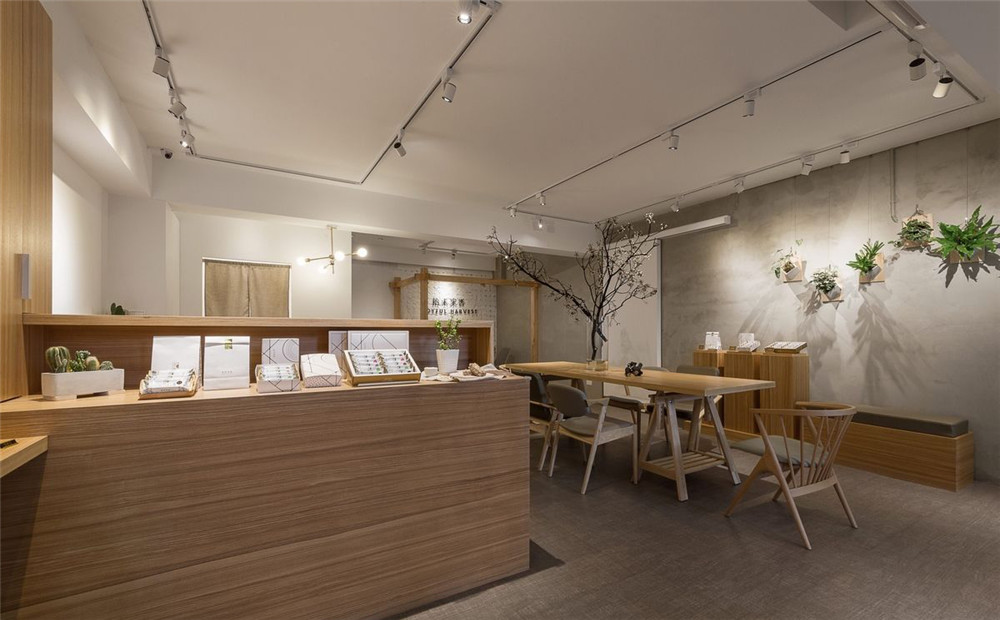 郑州拾禾米香手工零食店装建公司设计案例