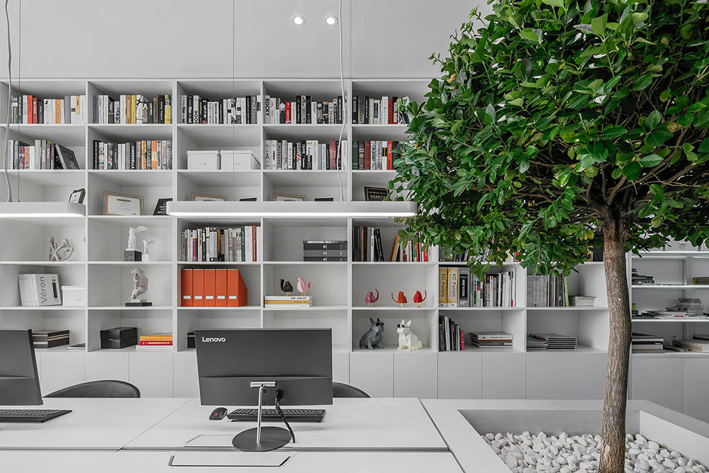 极简主义办公室设计案例—极致纯净办公室装建分享(图9)