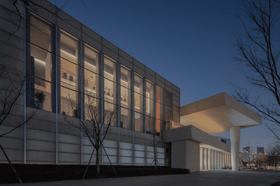郑州餐厅设计公司西凹术馆餐厅装建案例(图1) shxamsgct-1.jpg