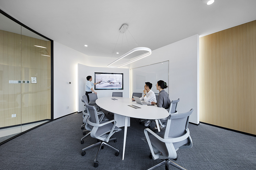 上海凤凰网新媒体传媒公司办公室装建设计案例(图7) 上海凤凰网新媒体传媒公司办公室装建设计案例(图7)