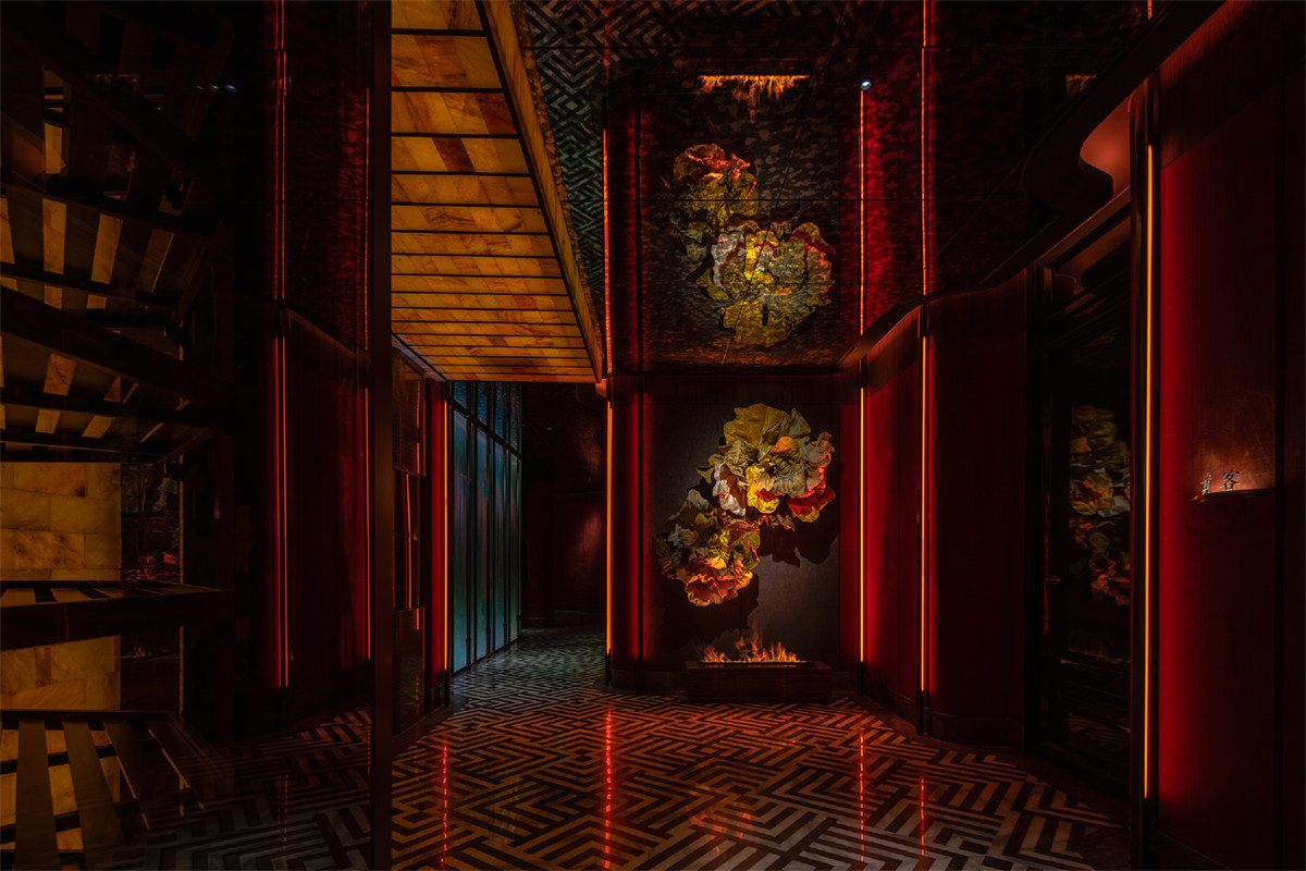 成都贵仕高端海鲜火锅店装建设计案例(图2) 成都贵仕高端海鲜火锅店装建设计案例(图2)