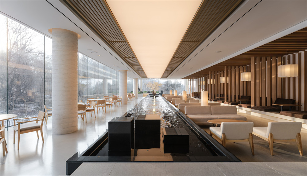 ANArKH纯白极简风面包咖啡厅装建设计案例(图1)