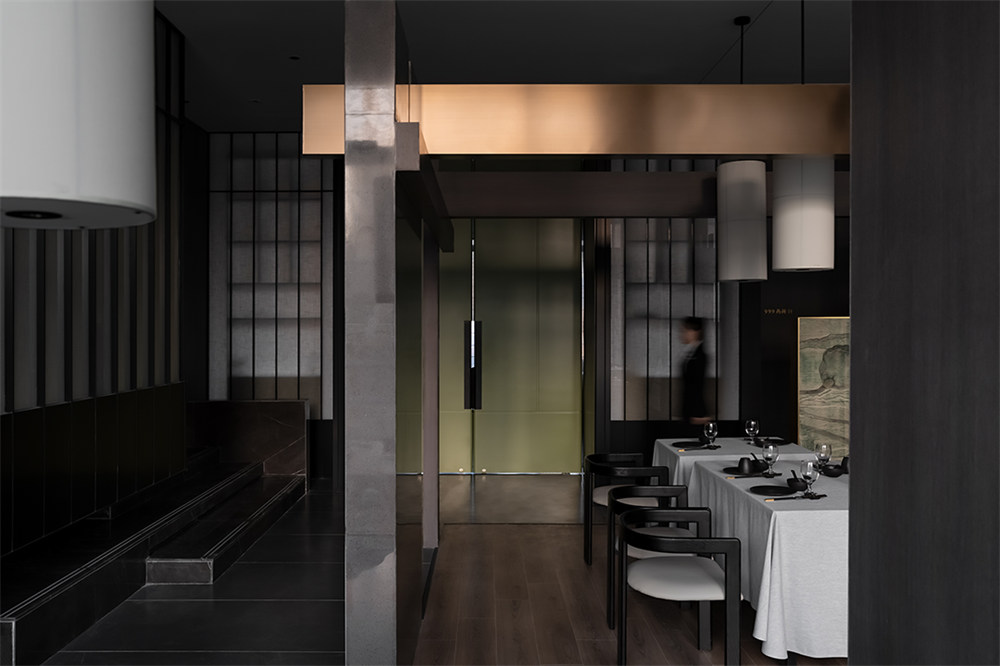 江南文化与东方雅韵结合的汀洲夏宴中餐厅装建设计(图2)