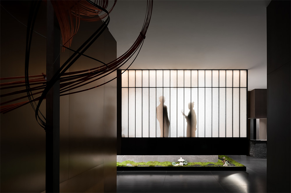 江南文化与东方雅韵结合的汀洲夏宴中餐厅装建设计(图3)