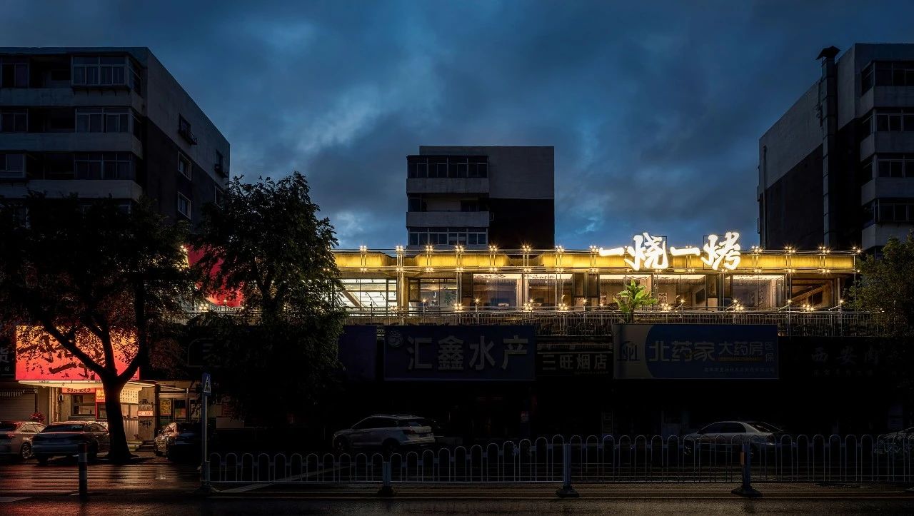 一烧一烤废墟工业风东北特色烧烤店装建设计规划(图1)