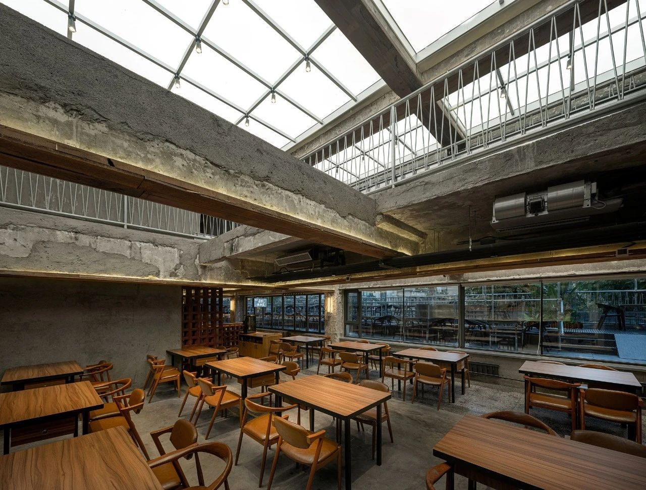 一烧一烤废墟工业风东北特色烧烤店装建设计规划(图3)