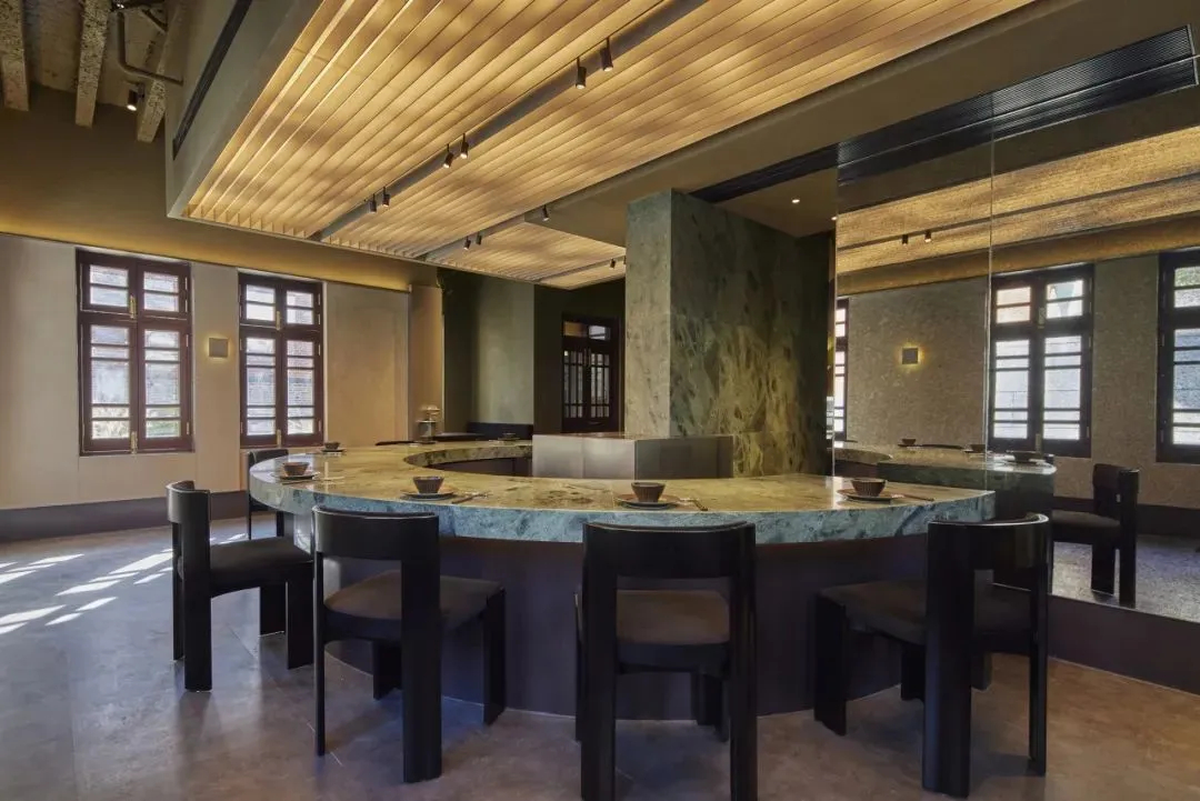 郑州BB贝博大推荐葱翠和牛幼火锅餐厅装建设计(图4)