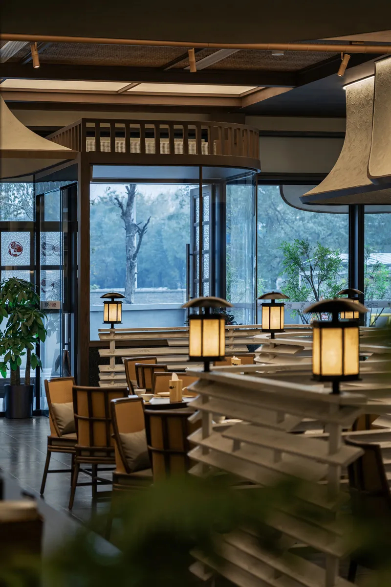 山野特色   朝溪湘伴·鱼汤泡饭湘菜餐厅装建设计(图6)