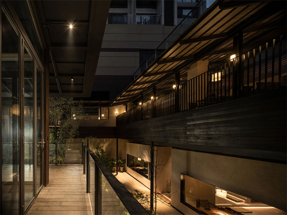 天井景观化用餐  共炉火锅店装建设计(图8)